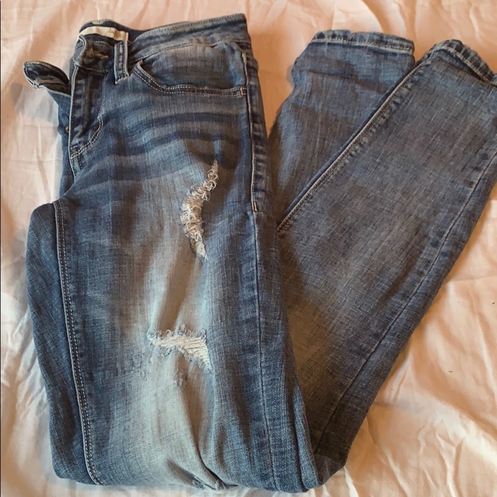 Day trip distressed jeans